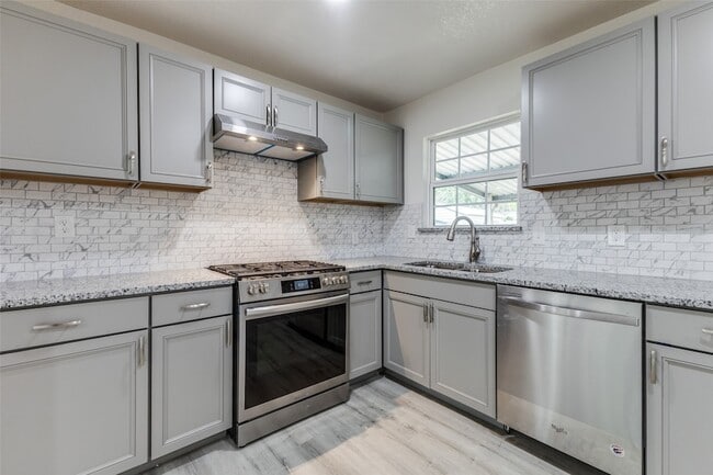Building Photo - 2908 Scottsbluff Dr