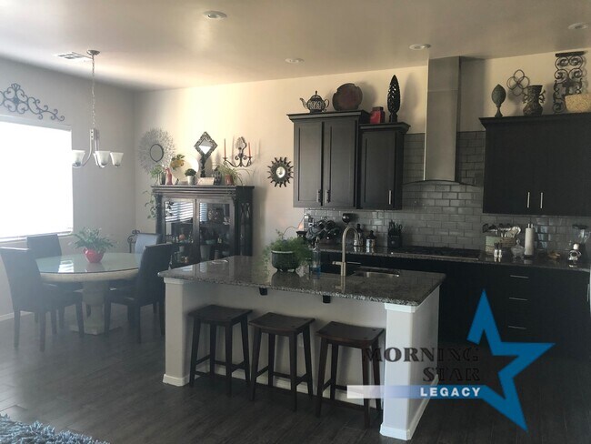 Building Photo - Gorgeous 4 bedroom home in Del Prado