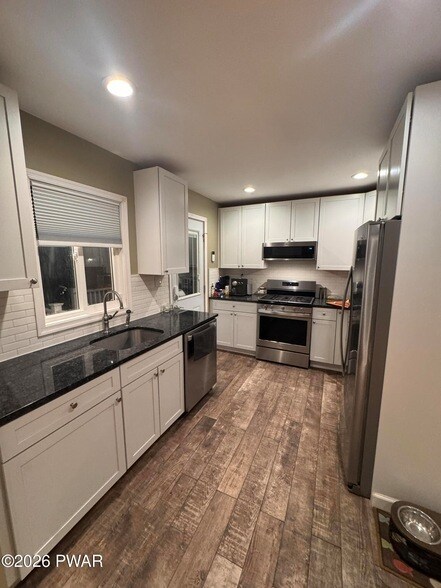 Building Photo - 200 Avenue H