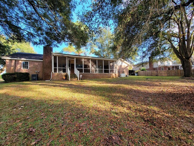 Building Photo - 4 bedroom house for rent in NE Tallahassee for $3250 with a 2 car garage, wood floors