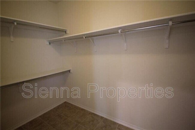 Building Photo - 7200 Altidore Dr