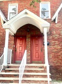 Building Photo - 10 Morton Pl