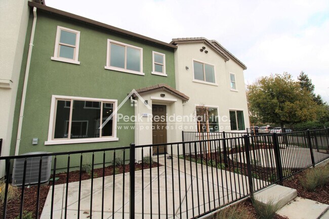 Building Photo - 3 br, 2.5 bath House - 3007 Magical Walk