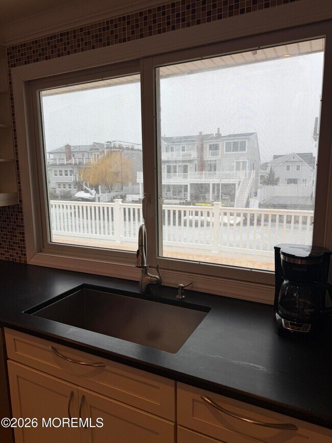 Building Photo - 326 Cutter Ln