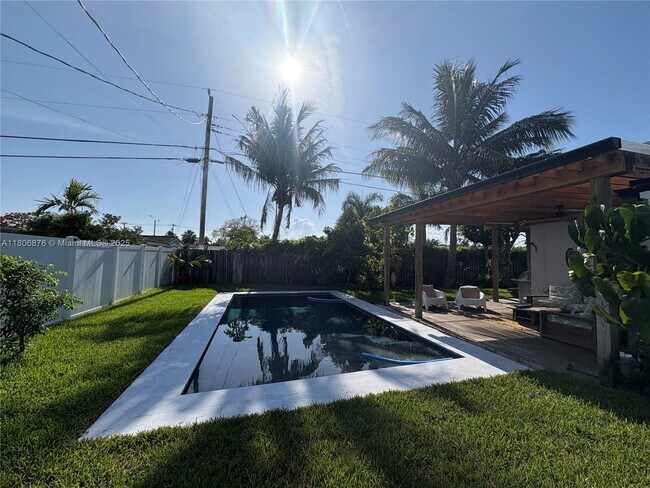 Building Photo - 1251 SW 11th Terrace