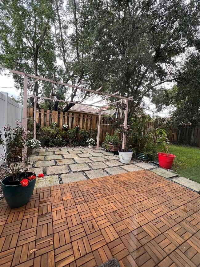 Building Photo - 16410 Sapphire Bend