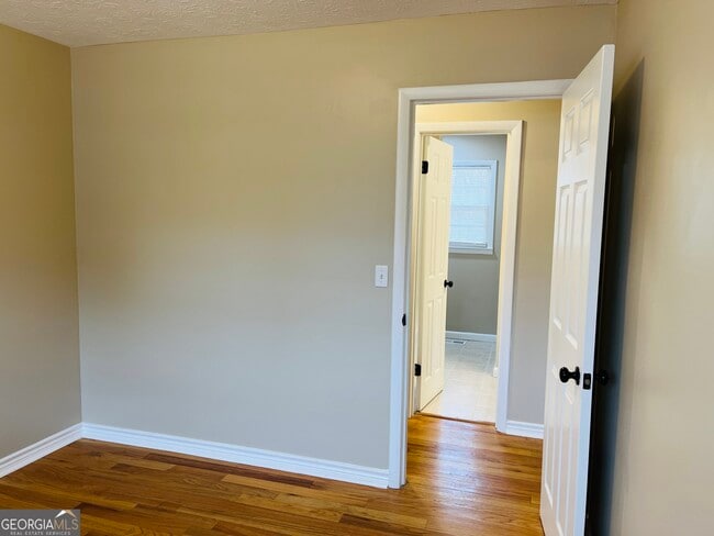 Building Photo - 1085 Horsley Mill Rd