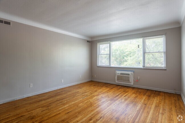 1BD 1BA 550 sq. ft. - Lakeshore Blvd Apartments