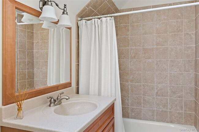 Building Photo - 23 Whiting Rd