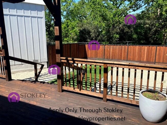 Building Photo - 1692 Oak Park Blvd