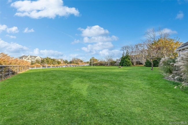 Building Photo - 170 Beach Ln