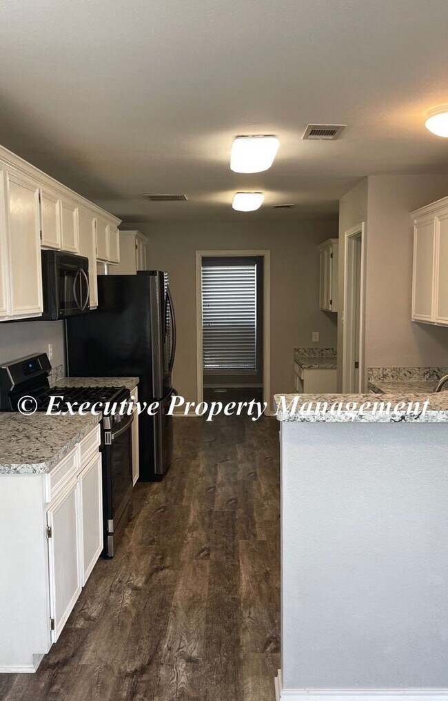 Building Photo - 403 Bowen Cir