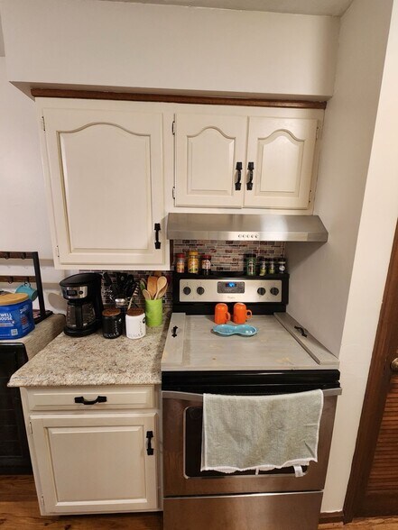 Building Photo - 495 Shadydale Dr