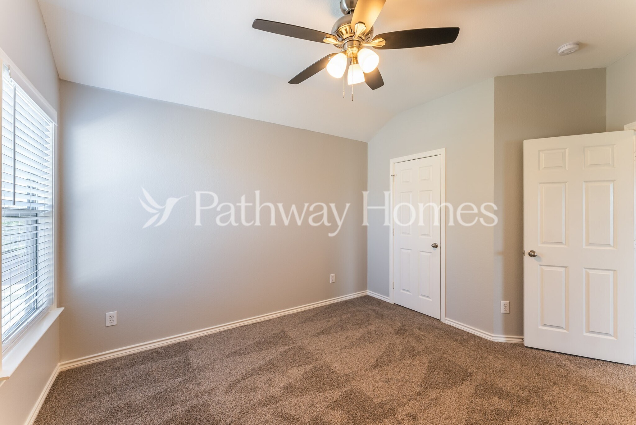 Building Photo - 212 Hereford Dr