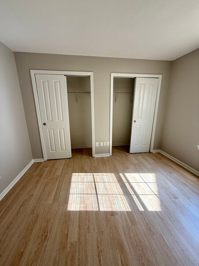 Building Photo - 6065 Woodmill Dr