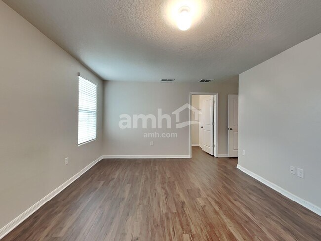 Building Photo - 10416 Flathead Dr