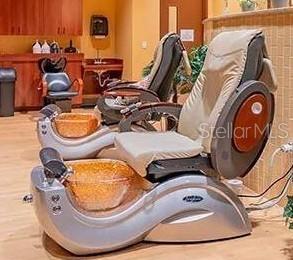 Building Photo - 2102 Hereford Dr