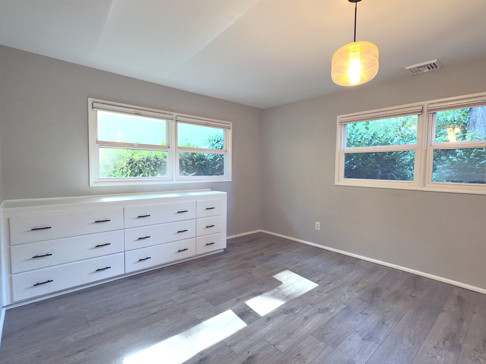 Building Photo - 1111 NE 112th Ave