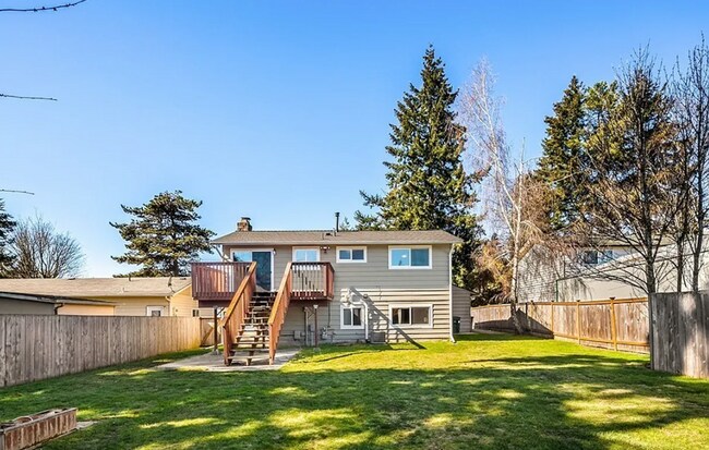 Building Photo - Excellent 4Bed/2Bath Home in Kirkland!