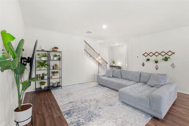 Building Photo - 196 Sweetleaf Dr