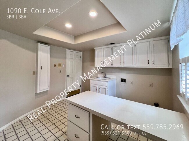 Building Photo - 1090 E Cole Ave