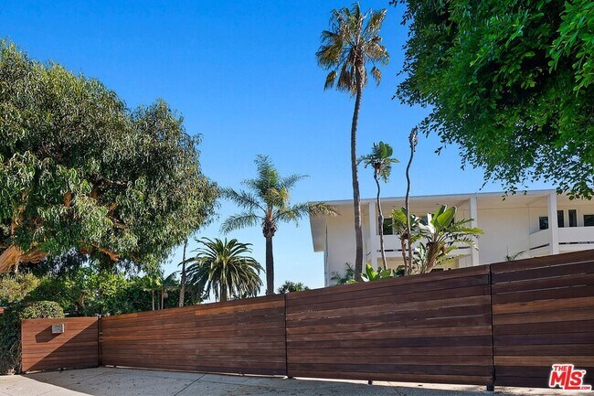 Building Photo - 27400 Pacific Coast Hwy