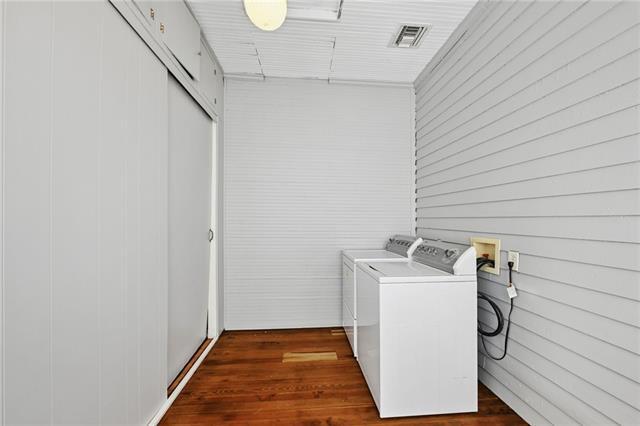 Building Photo - 1537 Annunciation St