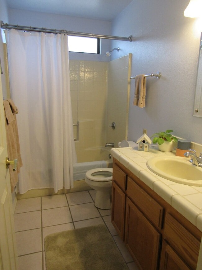 Building Photo - 3 bed, 2 bath, two car garage Condo on the Central Coast