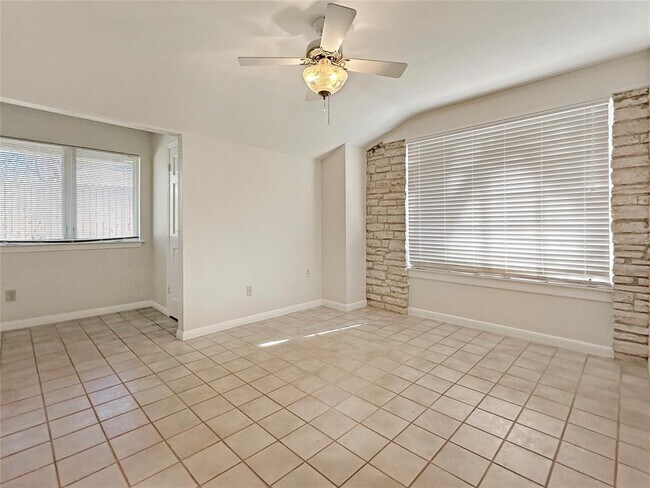 Building Photo - 4207 Wilshire Pkwy