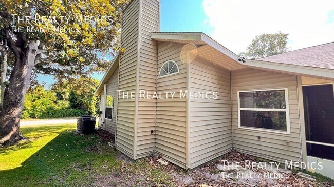 Building Photo - 23 Winding Woods Trail