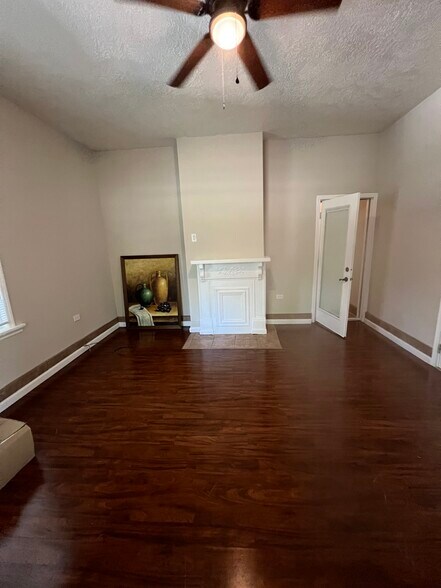 Building Photo - 214 W Buena Vista Ave
