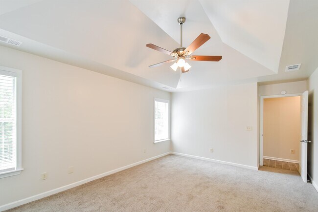 Building Photo - 5530 Millers Glen Ln