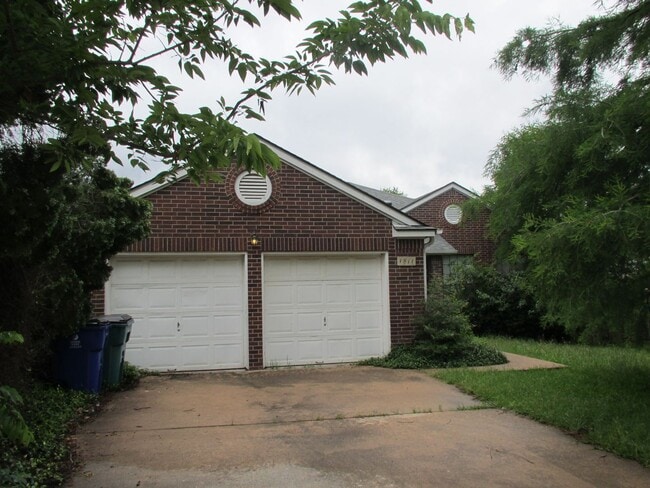 Primary Photo - 1811 Lionheart Drive