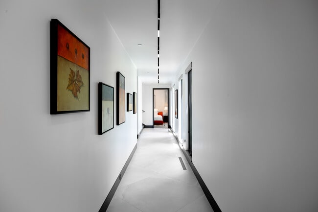 Building Photo - 1411 Crystal Lake Rd