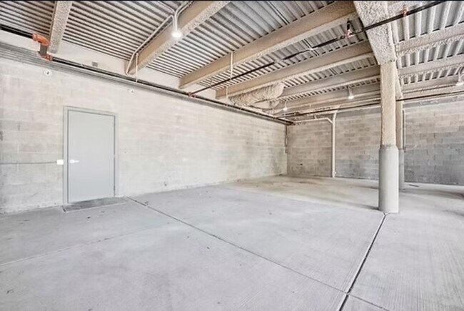Building Photo - 2 bedroom in CHICAGO IL 60630