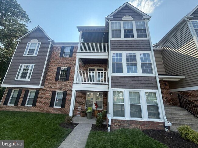 Building Photo - 900 Cedar Crest Ct N