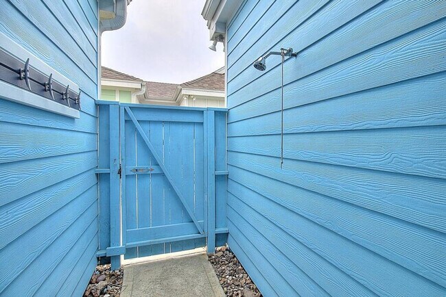 Building Photo - 2212 TX-361