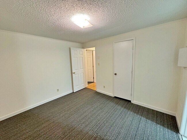 Building Photo - Renovated Rancher with 3 Bedrooms & 2 Baths!