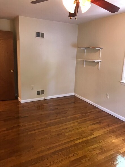 bedroom 5 - 9044 Rhode Island Ave