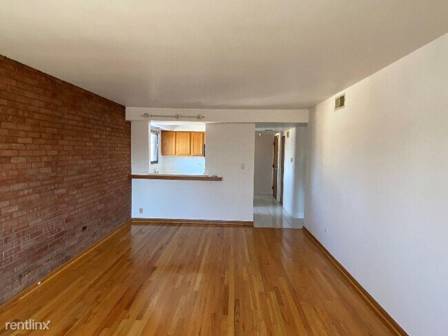Building Photo - 2400 Dewes St