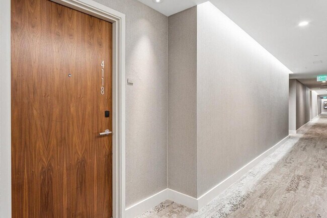 Building Photo - 5455 E Lincoln Dr