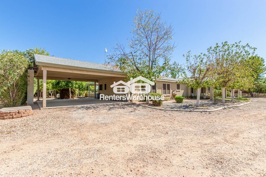 Building Photo - 29319 N 203rd Ave