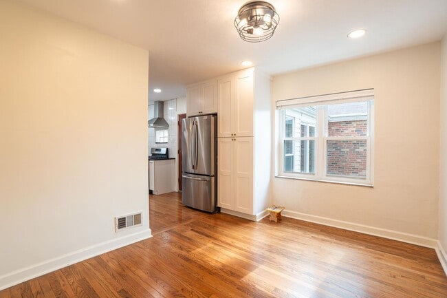 Building Photo - 5011 McCausland Ave