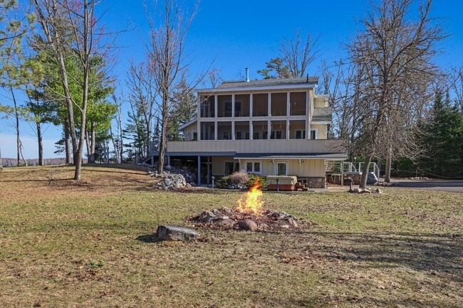 Building Photo - 6697 Carola Dr