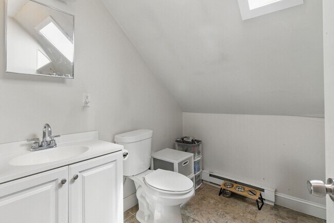 Building Photo - 19 Semont Rd