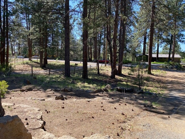 Building Photo - Nature Retreat on 0.6 Acres Near the Desch...