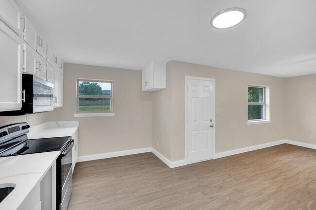 Building Photo - 709 George Hopper Rd