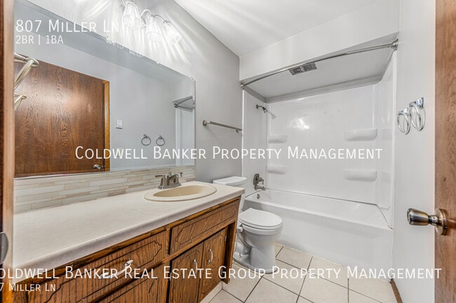 Building Photo - 807 Miller Ln