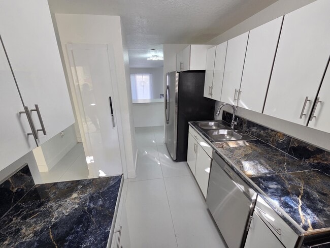 Building Photo - 19504 SW 103rd Ct