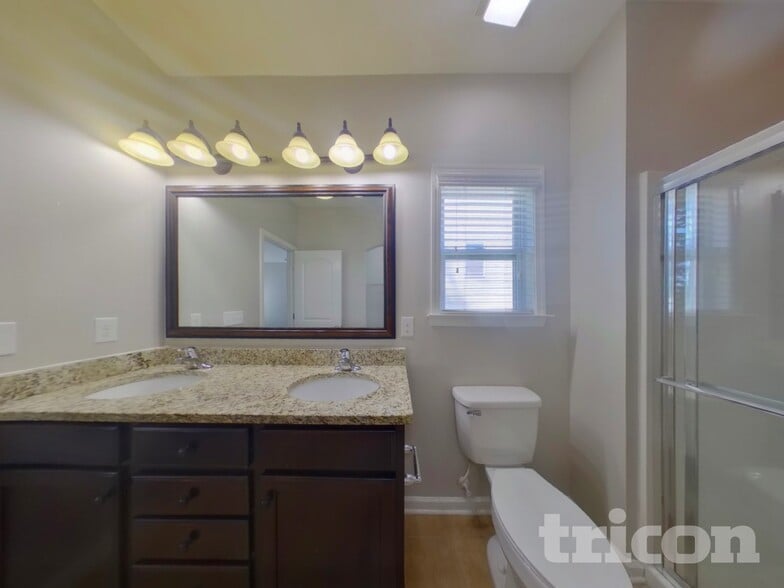 Building Photo - 2610 Andes Dr